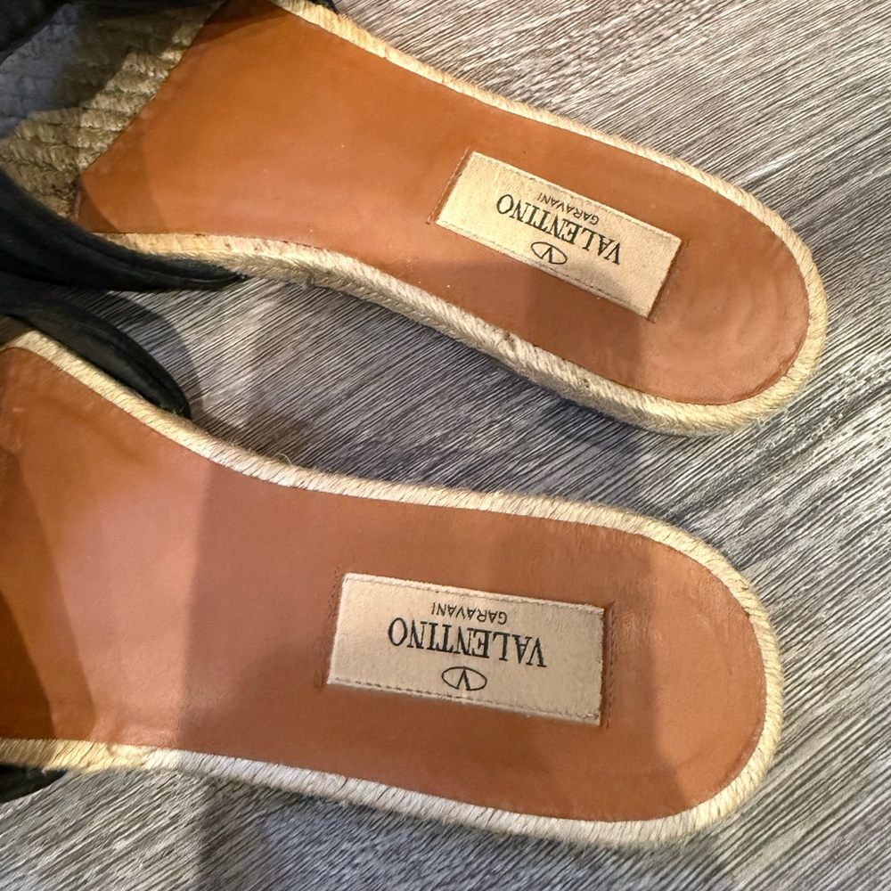 VALENTINO SANDALS - Picture 3 of 3